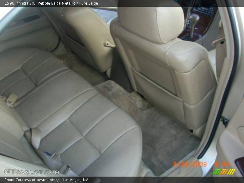 Pebble Beige Metallic / Pure Beige 1998 Infiniti I 30