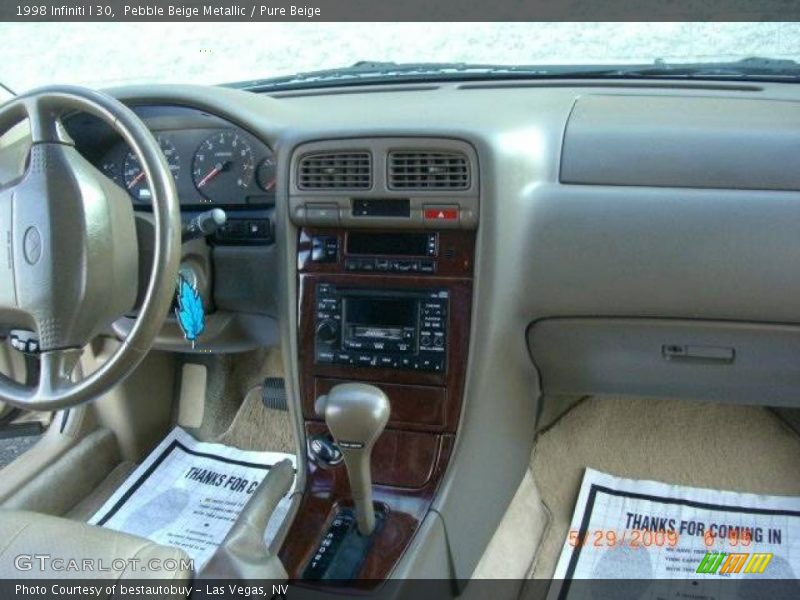 Pebble Beige Metallic / Pure Beige 1998 Infiniti I 30
