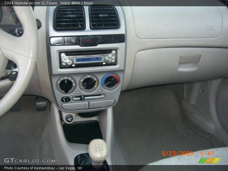 Noble White / Beige 2004 Hyundai Accent GL Coupe