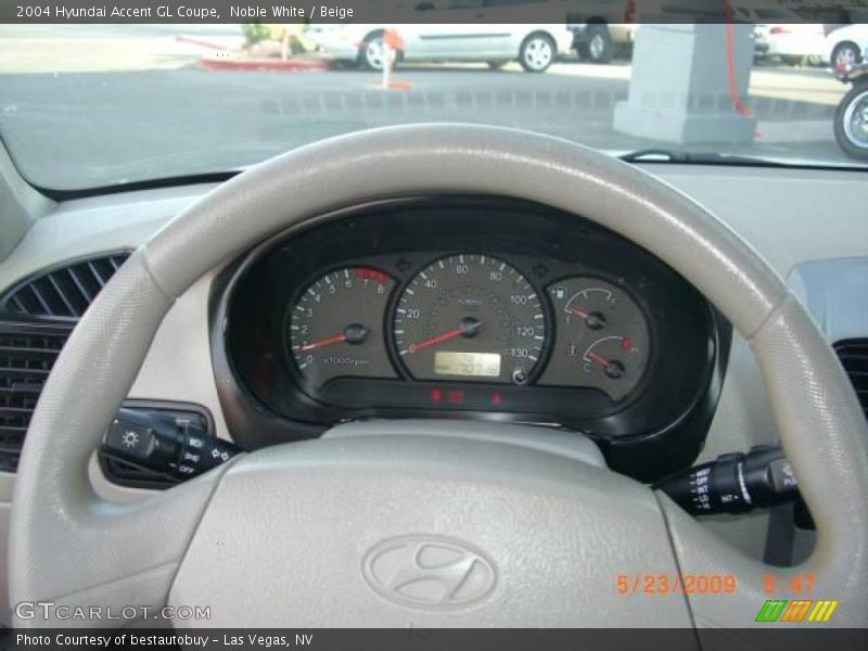 Noble White / Beige 2004 Hyundai Accent GL Coupe