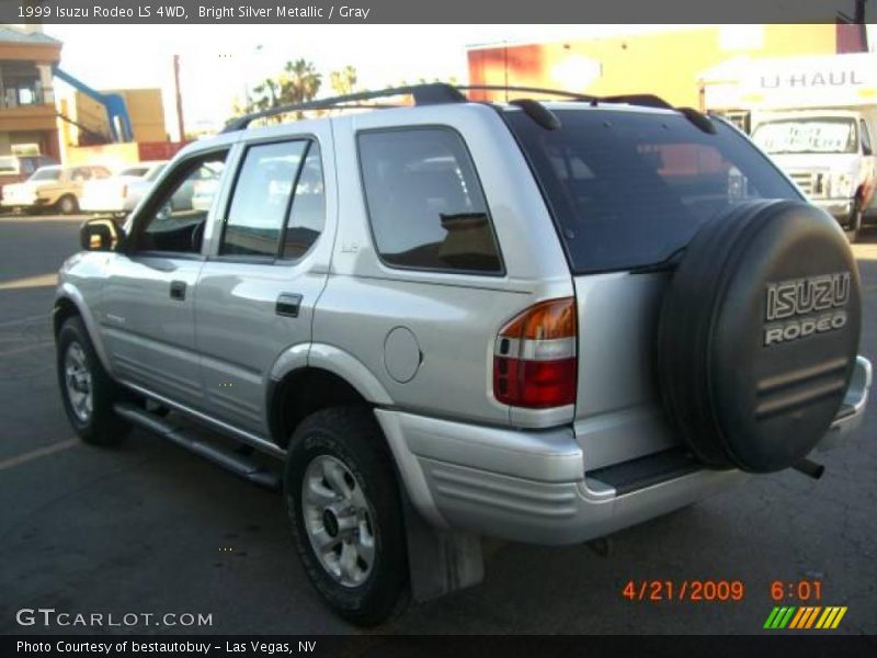 Bright Silver Metallic / Gray 1999 Isuzu Rodeo LS 4WD