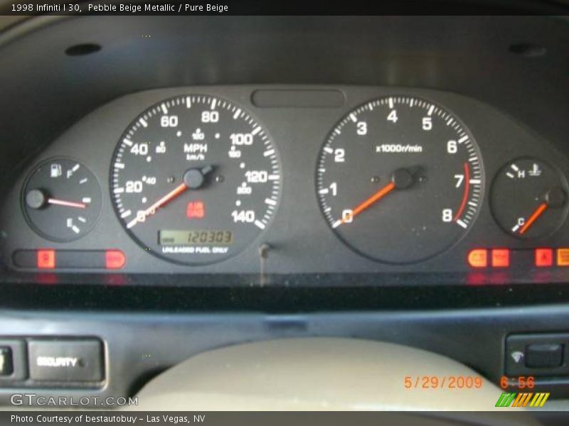 Pebble Beige Metallic / Pure Beige 1998 Infiniti I 30