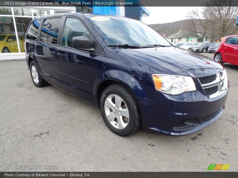 Blue Streak Pearl / Black/Light Graystone 2013 Dodge Grand Caravan SE