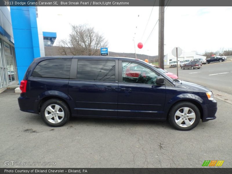 Blue Streak Pearl / Black/Light Graystone 2013 Dodge Grand Caravan SE