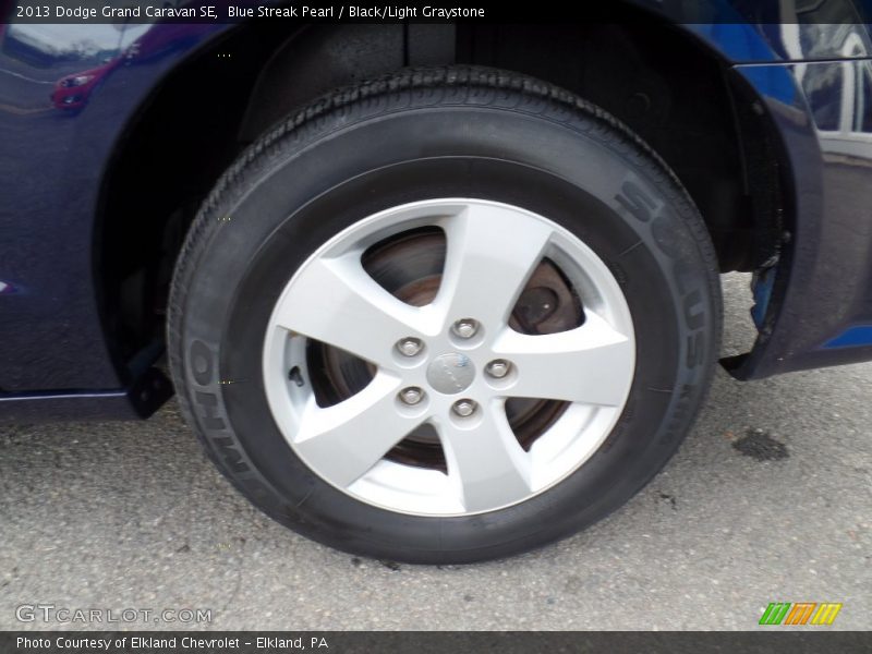 Blue Streak Pearl / Black/Light Graystone 2013 Dodge Grand Caravan SE