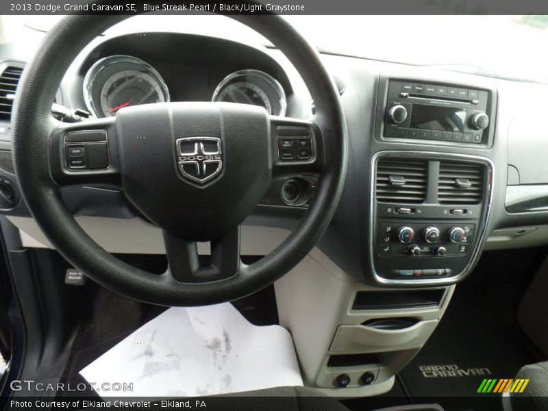 Blue Streak Pearl / Black/Light Graystone 2013 Dodge Grand Caravan SE