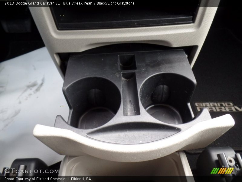 Blue Streak Pearl / Black/Light Graystone 2013 Dodge Grand Caravan SE