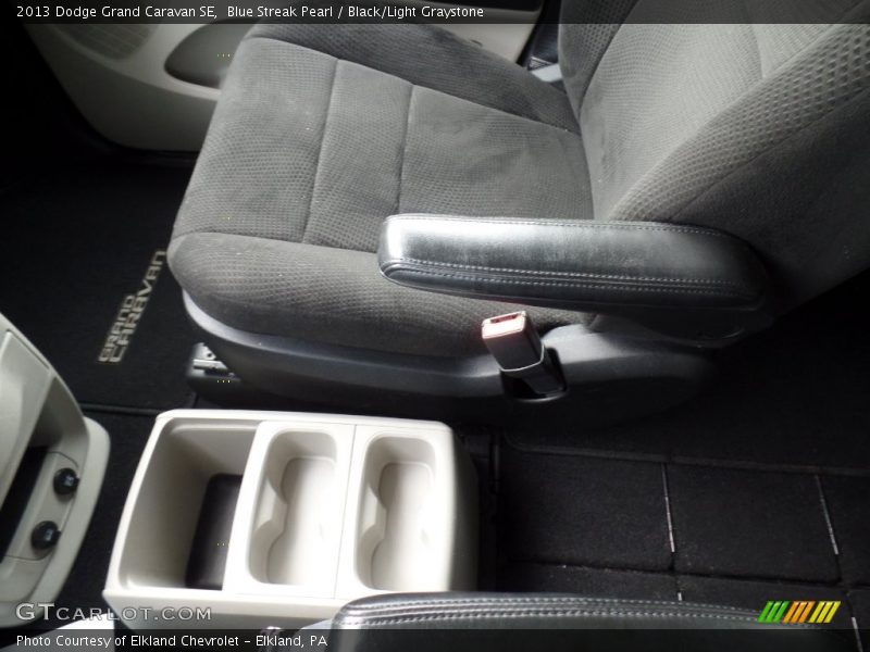Blue Streak Pearl / Black/Light Graystone 2013 Dodge Grand Caravan SE