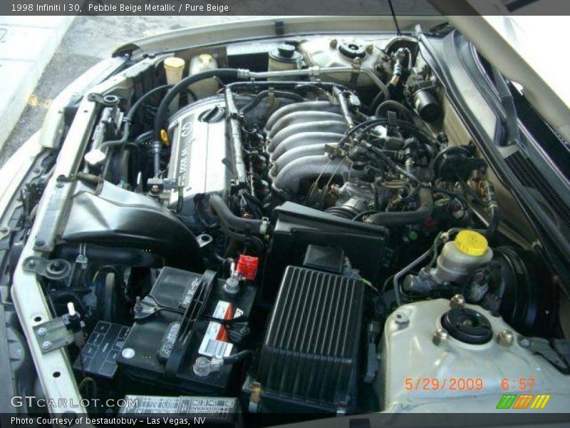 Pebble Beige Metallic / Pure Beige 1998 Infiniti I 30