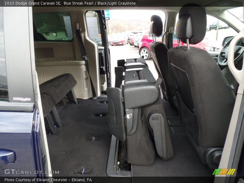 Blue Streak Pearl / Black/Light Graystone 2013 Dodge Grand Caravan SE