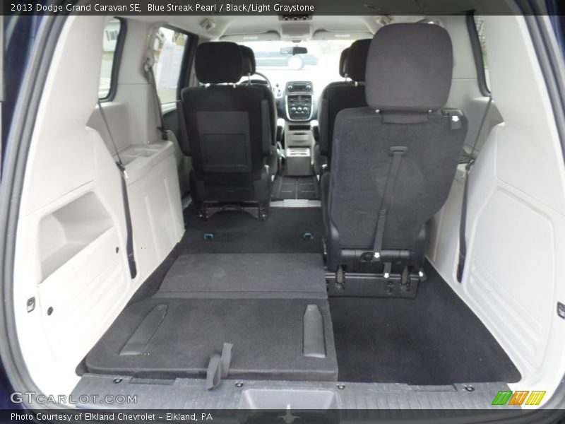 Blue Streak Pearl / Black/Light Graystone 2013 Dodge Grand Caravan SE