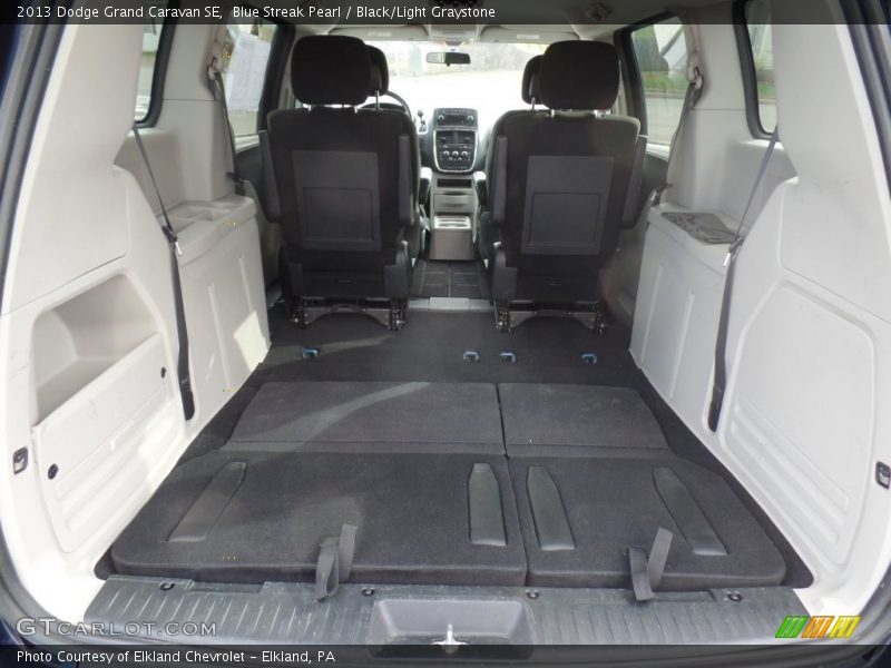 Blue Streak Pearl / Black/Light Graystone 2013 Dodge Grand Caravan SE