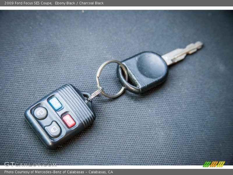 Ebony Black / Charcoal Black 2009 Ford Focus SES Coupe