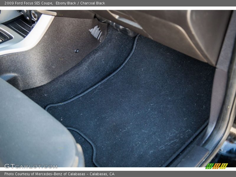 Ebony Black / Charcoal Black 2009 Ford Focus SES Coupe