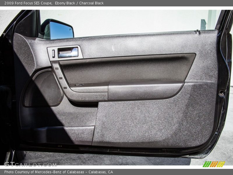 Ebony Black / Charcoal Black 2009 Ford Focus SES Coupe