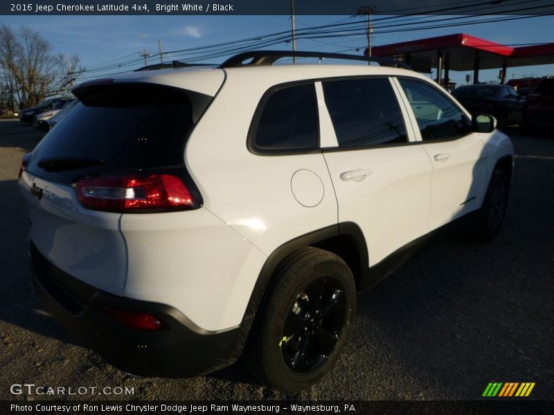 Bright White / Black 2016 Jeep Cherokee Latitude 4x4