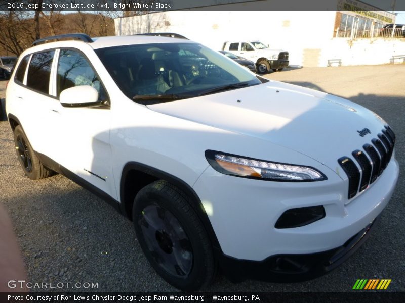 Bright White / Black 2016 Jeep Cherokee Latitude 4x4