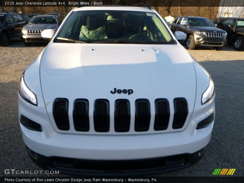 Bright White / Black 2016 Jeep Cherokee Latitude 4x4