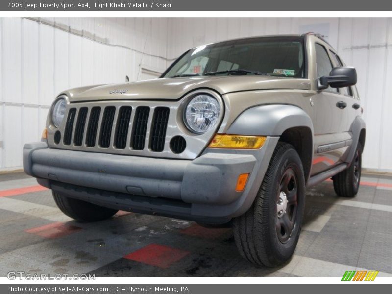 Light Khaki Metallic / Khaki 2005 Jeep Liberty Sport 4x4