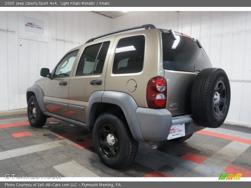Light Khaki Metallic / Khaki 2005 Jeep Liberty Sport 4x4