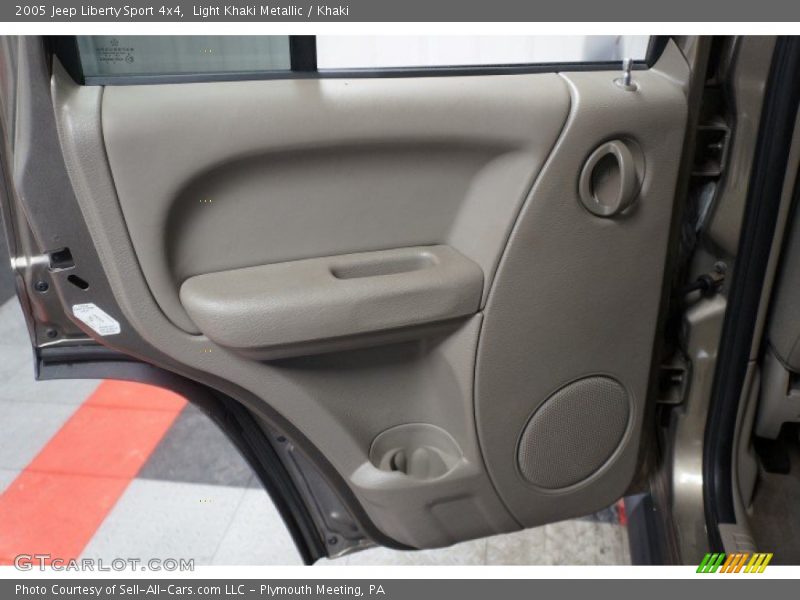 Light Khaki Metallic / Khaki 2005 Jeep Liberty Sport 4x4