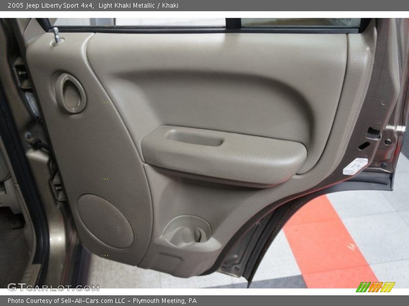 Light Khaki Metallic / Khaki 2005 Jeep Liberty Sport 4x4