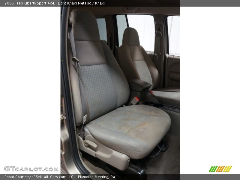 Light Khaki Metallic / Khaki 2005 Jeep Liberty Sport 4x4