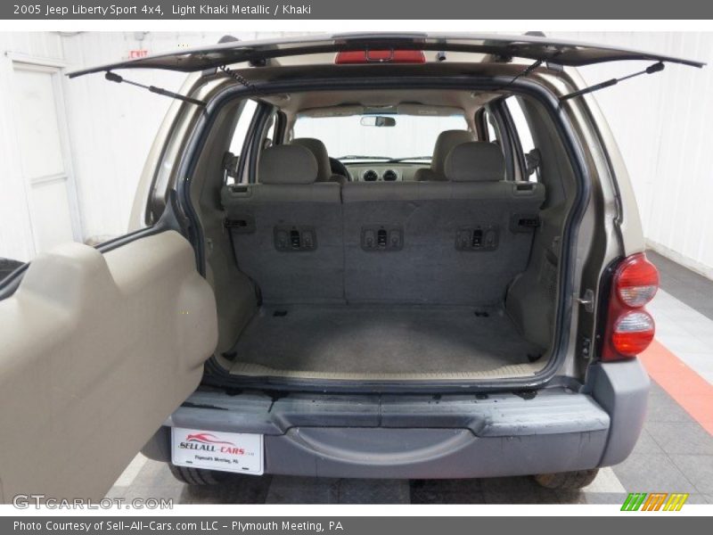 Light Khaki Metallic / Khaki 2005 Jeep Liberty Sport 4x4