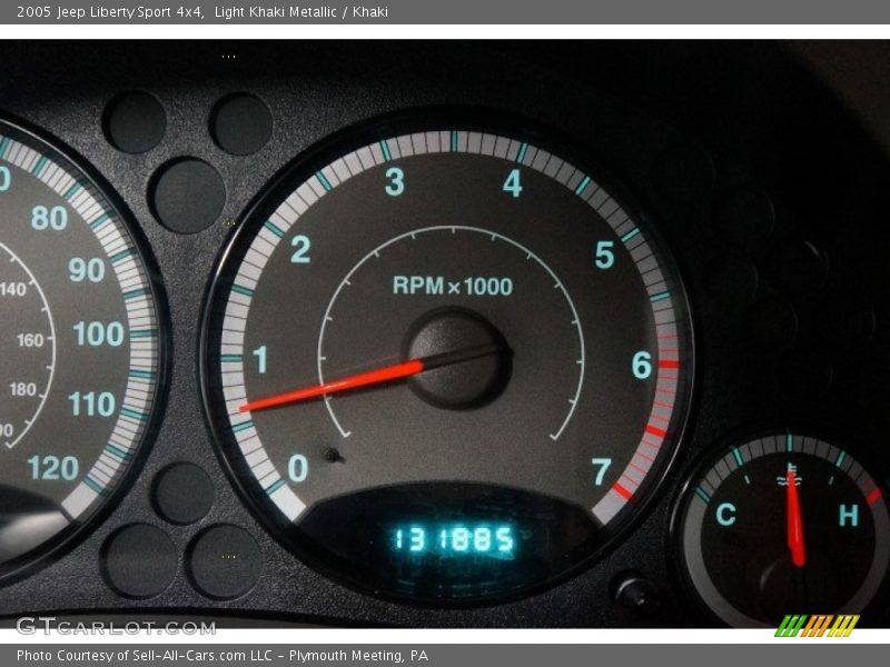 Light Khaki Metallic / Khaki 2005 Jeep Liberty Sport 4x4