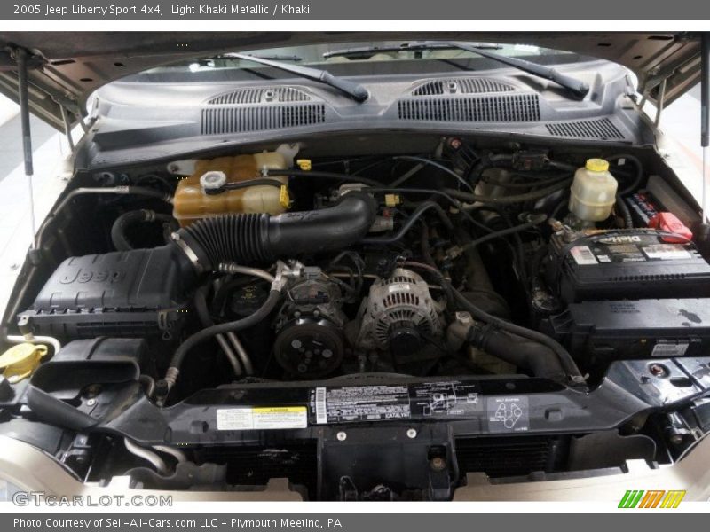 Light Khaki Metallic / Khaki 2005 Jeep Liberty Sport 4x4