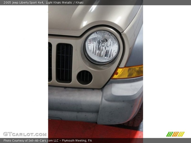 Light Khaki Metallic / Khaki 2005 Jeep Liberty Sport 4x4