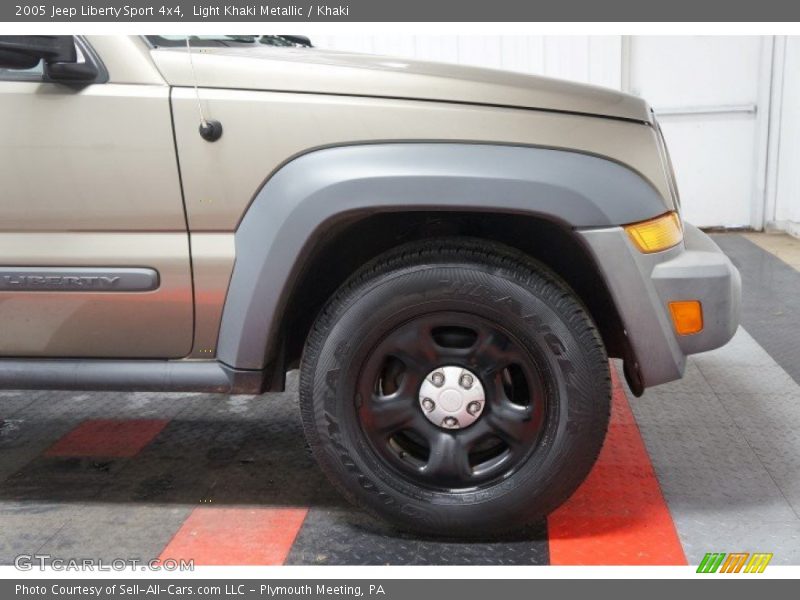 Light Khaki Metallic / Khaki 2005 Jeep Liberty Sport 4x4