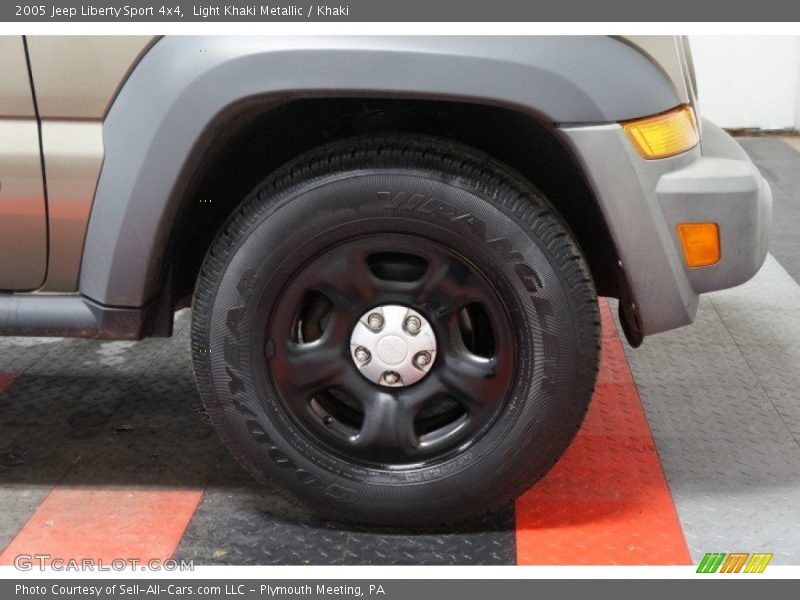 Light Khaki Metallic / Khaki 2005 Jeep Liberty Sport 4x4