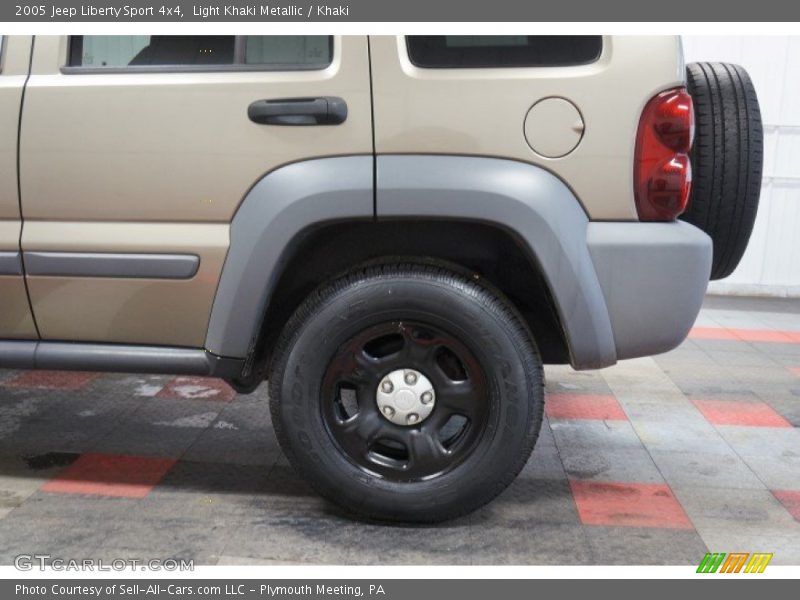 Light Khaki Metallic / Khaki 2005 Jeep Liberty Sport 4x4