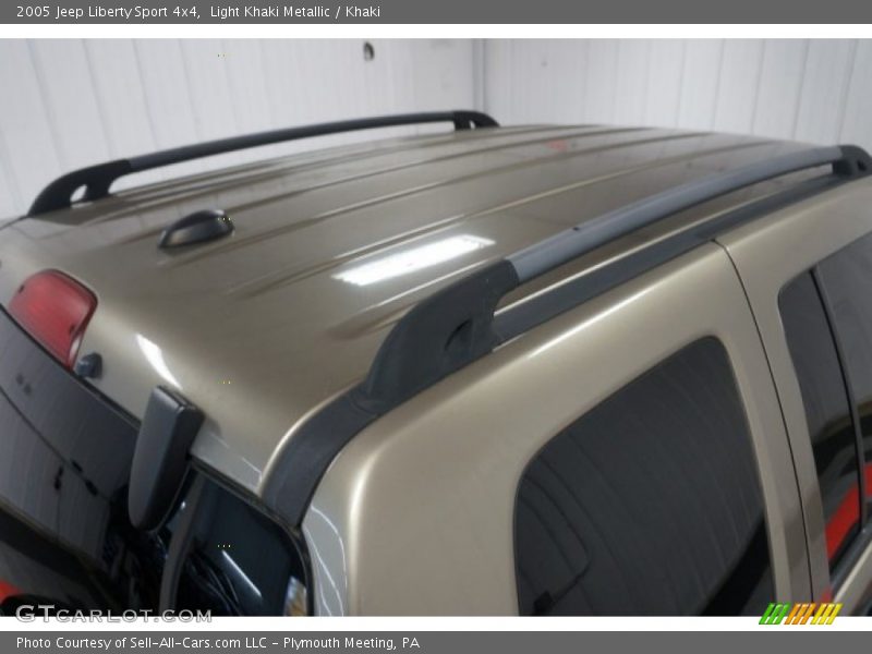 Light Khaki Metallic / Khaki 2005 Jeep Liberty Sport 4x4
