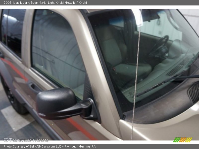 Light Khaki Metallic / Khaki 2005 Jeep Liberty Sport 4x4