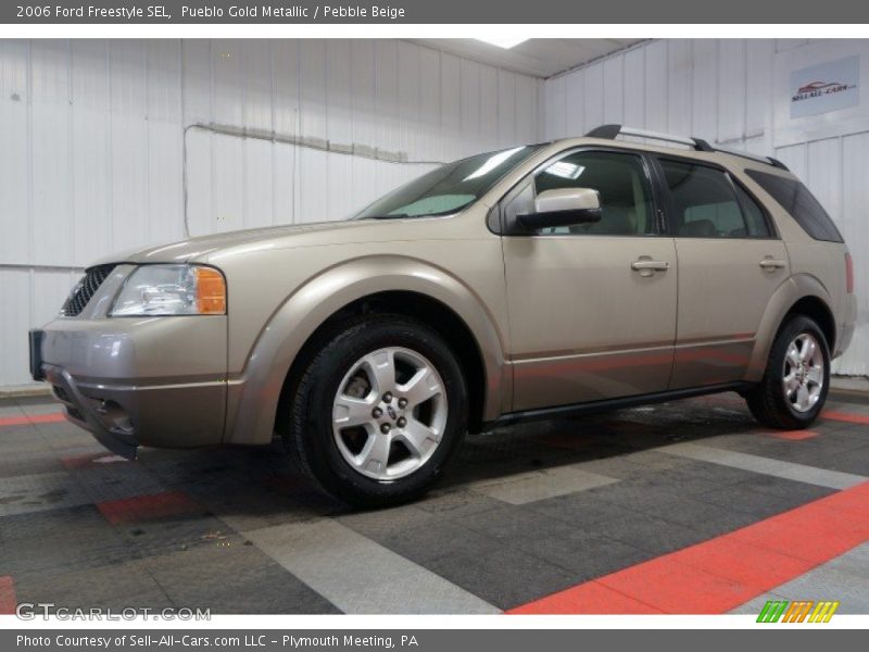 Front 3/4 View of 2006 Freestyle SEL