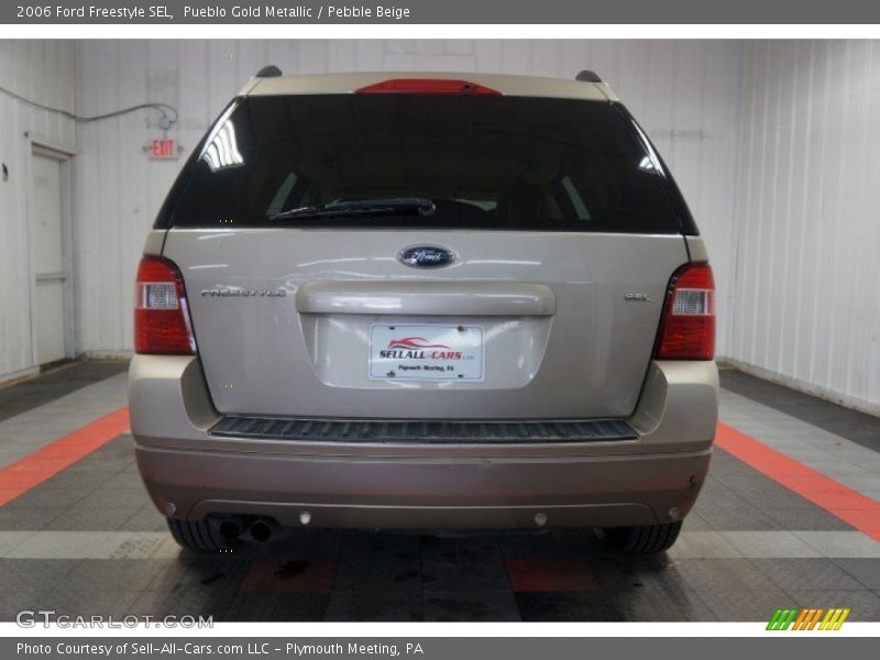 Pueblo Gold Metallic / Pebble Beige 2006 Ford Freestyle SEL
