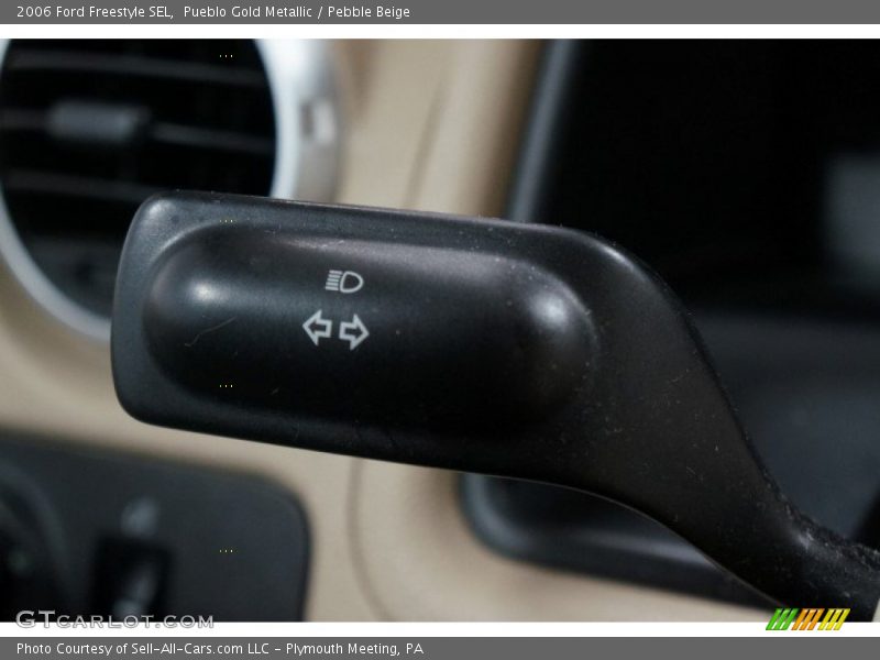 Pueblo Gold Metallic / Pebble Beige 2006 Ford Freestyle SEL