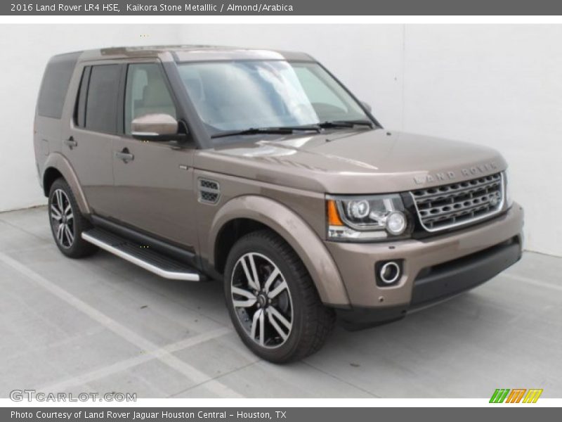 Front 3/4 View of 2016 LR4 HSE