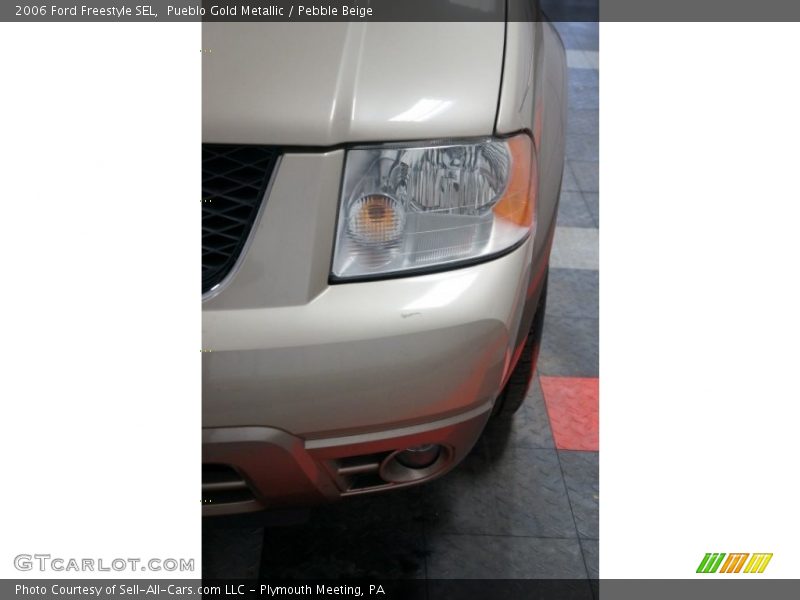Pueblo Gold Metallic / Pebble Beige 2006 Ford Freestyle SEL