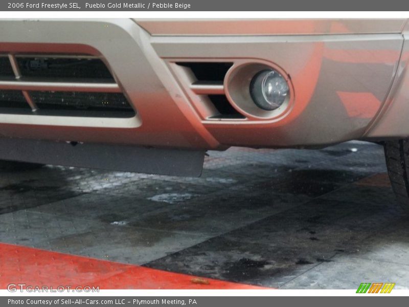 Pueblo Gold Metallic / Pebble Beige 2006 Ford Freestyle SEL
