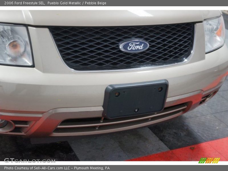 Pueblo Gold Metallic / Pebble Beige 2006 Ford Freestyle SEL