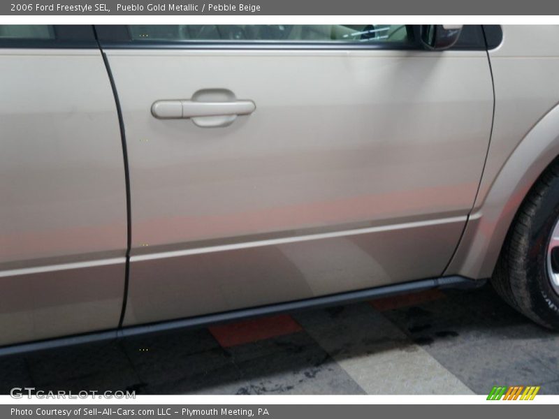 Pueblo Gold Metallic / Pebble Beige 2006 Ford Freestyle SEL