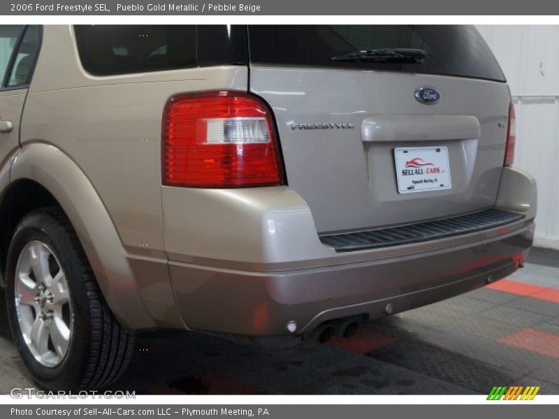 Pueblo Gold Metallic / Pebble Beige 2006 Ford Freestyle SEL