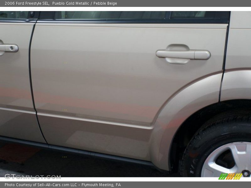 Pueblo Gold Metallic / Pebble Beige 2006 Ford Freestyle SEL