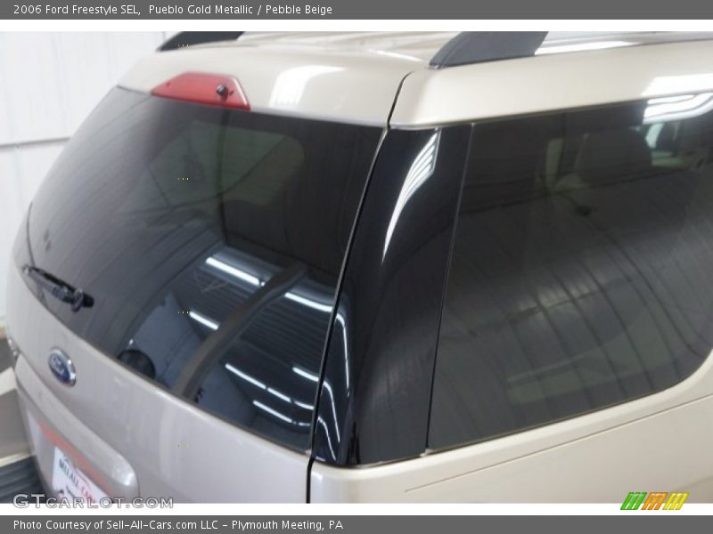 Pueblo Gold Metallic / Pebble Beige 2006 Ford Freestyle SEL
