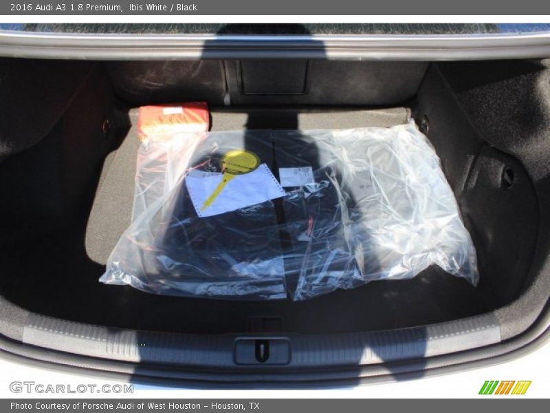 Ibis White / Black 2016 Audi A3 1.8 Premium