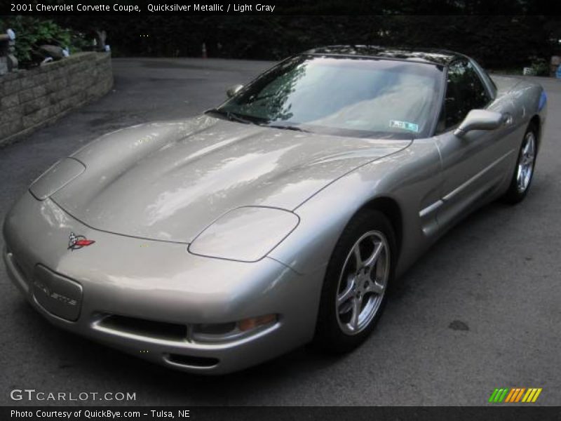 Quicksilver Metallic / Light Gray 2001 Chevrolet Corvette Coupe