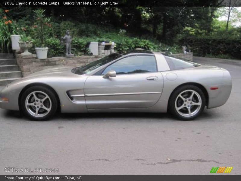 Quicksilver Metallic / Light Gray 2001 Chevrolet Corvette Coupe